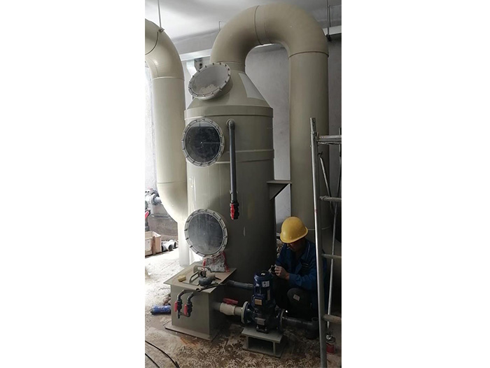 PP噴淋塔、活性炭箱安裝現場