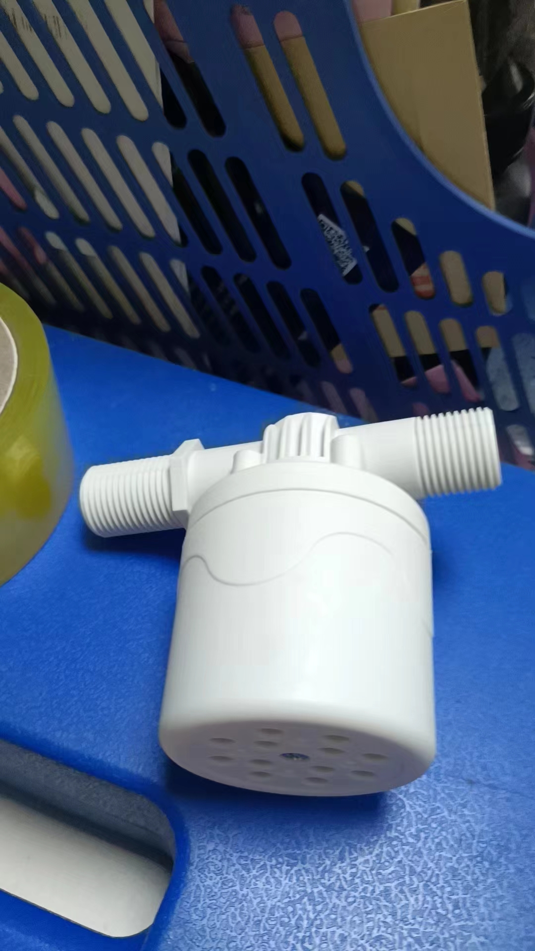 噴淋塔水箱內閥門，控制進水